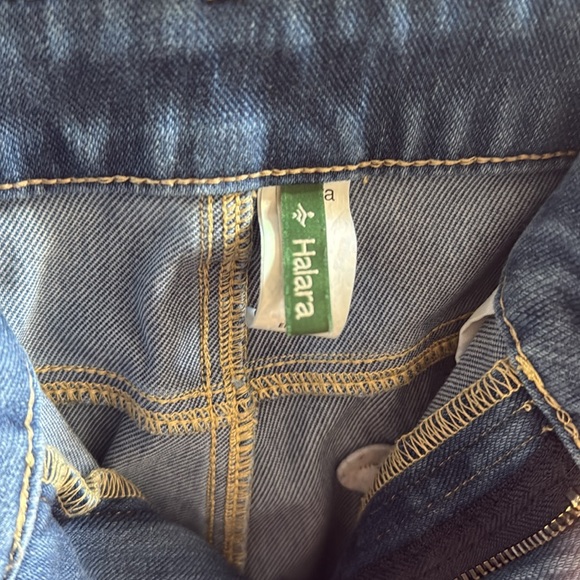 Halara wide leg wide cuff stretch jeans. Excellent condition - Picture 4 of 4